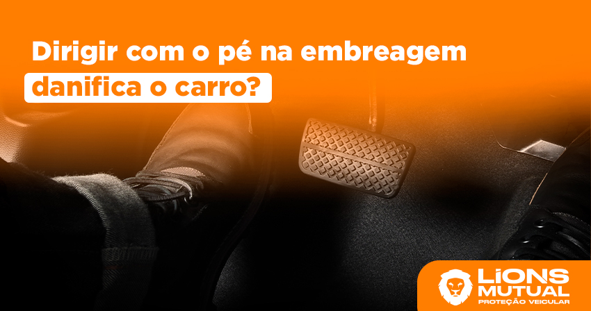 Read more about the article Dirigir com o pé na embreagem danifica o carro?