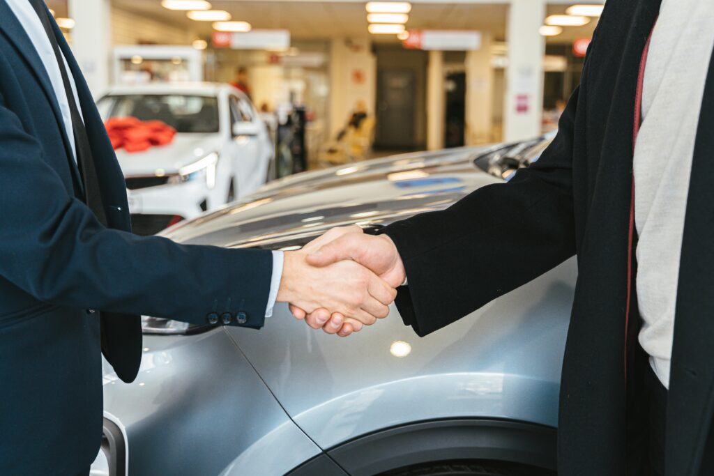 Comprar carro usado demanda observação atenta com detalhes. Saiba quais agora no artigo.